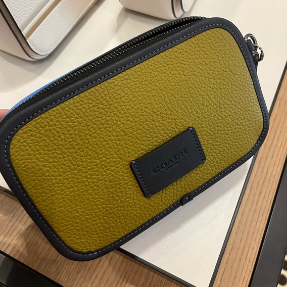 NWT Coach Outlet Wyatt Belt Bag In Colorblock - Picture 4 of 7